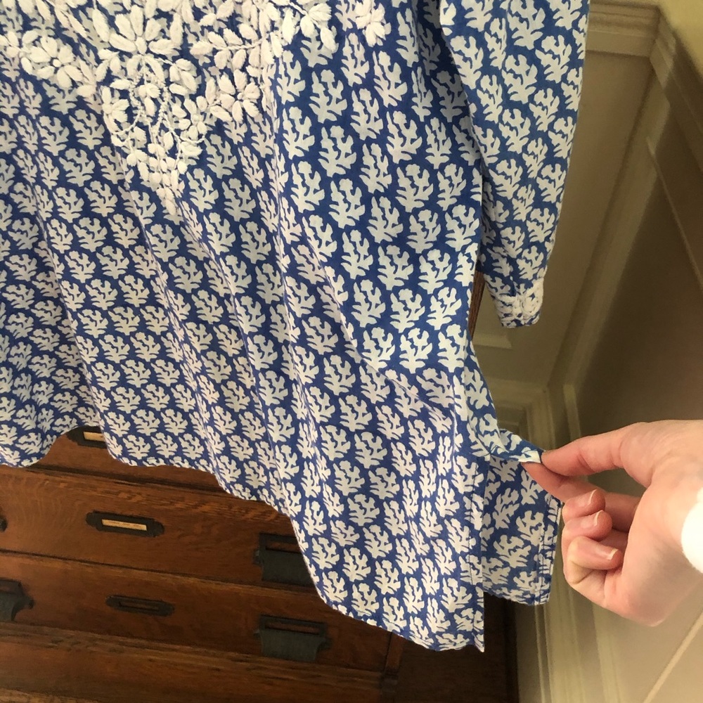 Embroidered top. - Picture 5 of 5